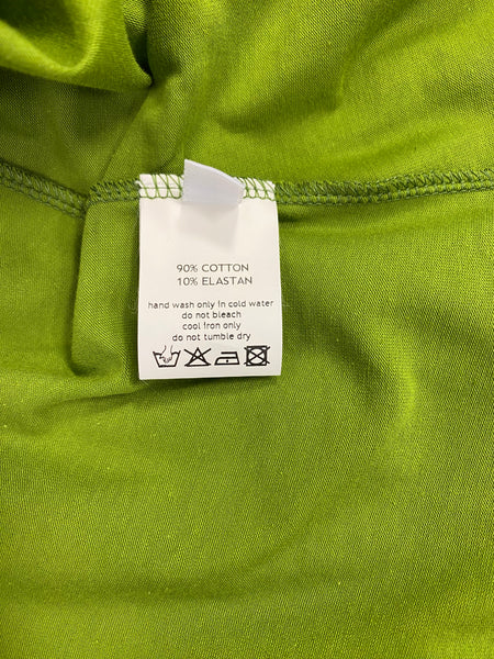 Abito con spilla fiore