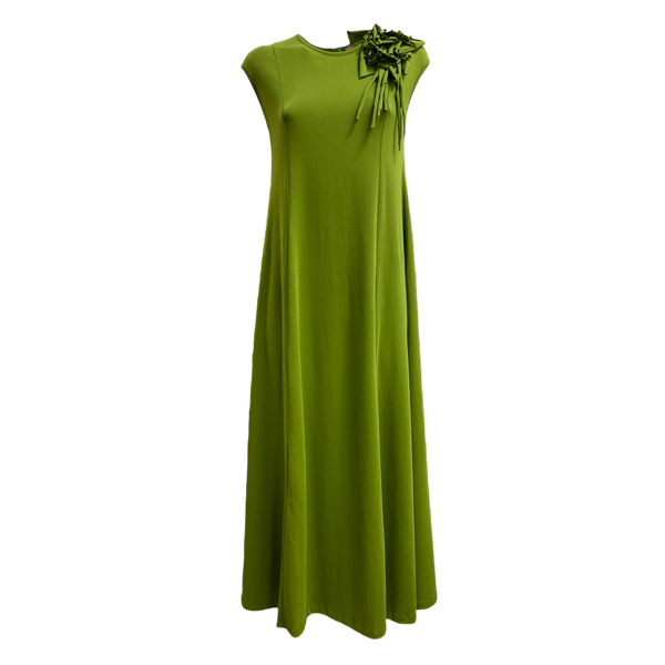 Abito con spilla fiore