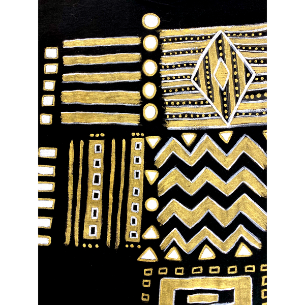 T-shirt nera dipinta a mano