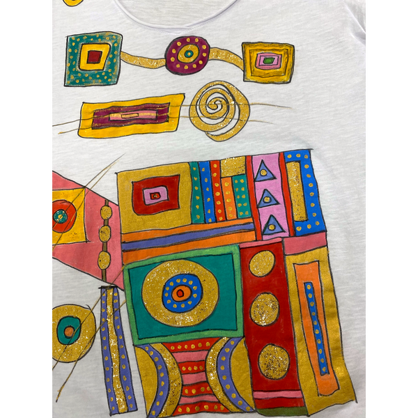 T-shirt bianca dipinta a mano